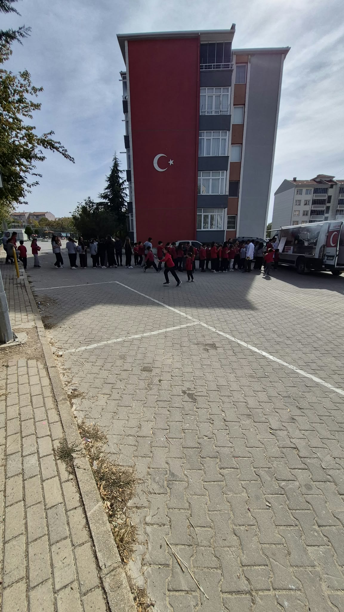 Tekbi Lokma Cami Çıkışı Sıcak Lokma Dağıtımı